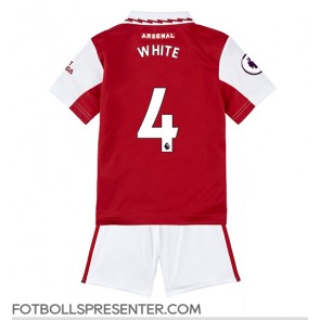 Arsenal Benjamin White #4 Hemmatröja Barn 2022-23 Kortärmad (+ korta byxor)